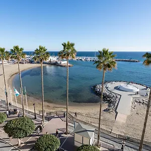  Appartamento Beachfront With Stunning Sea Views